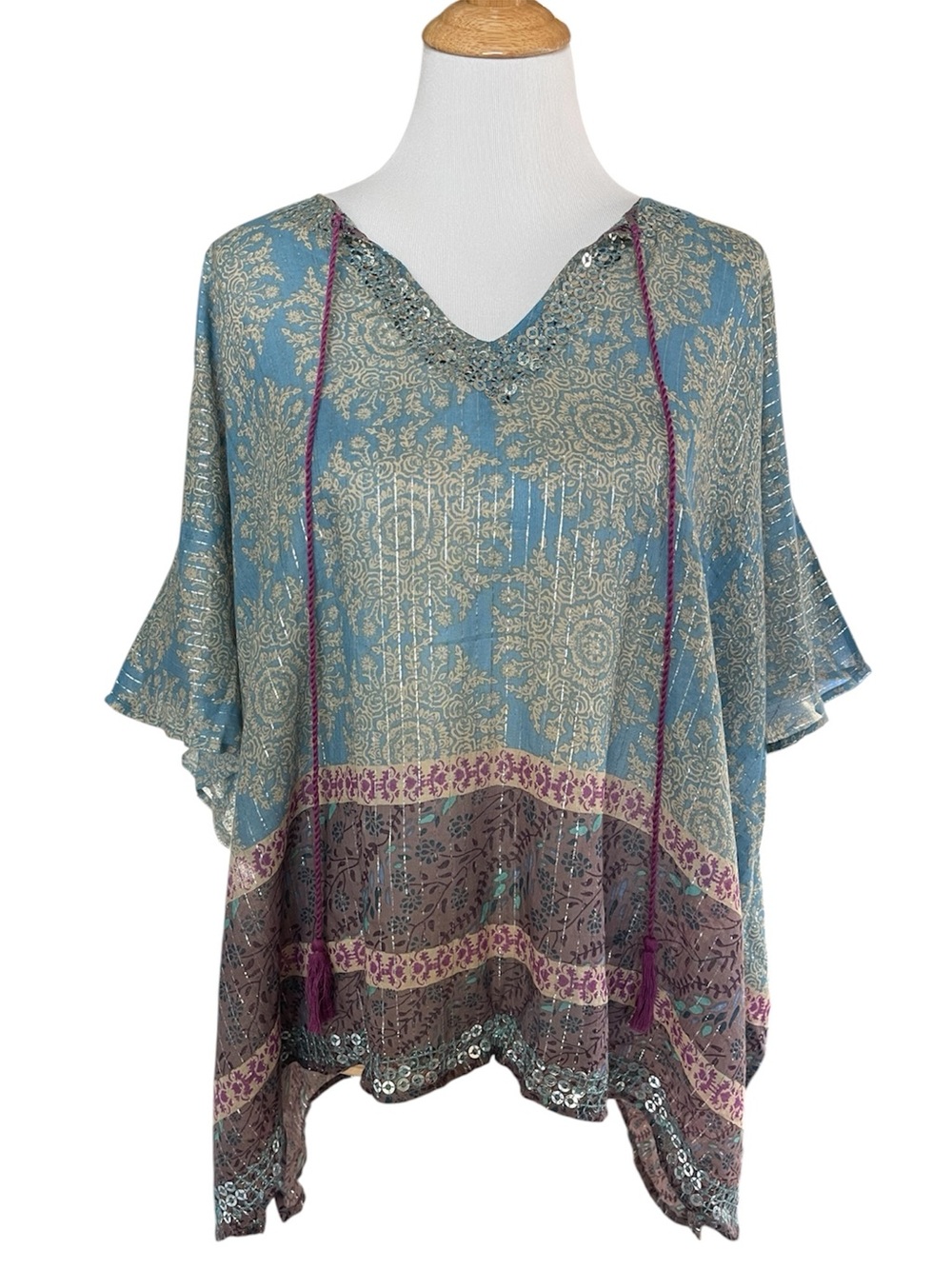 Natural Life Poncho Shrug Peace metallic gold